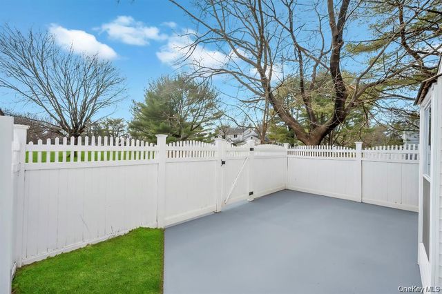 65 Federal Lane, Coram, NY 11727