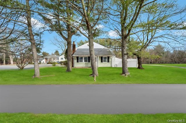 65 Federal Lane, Coram, NY 11727