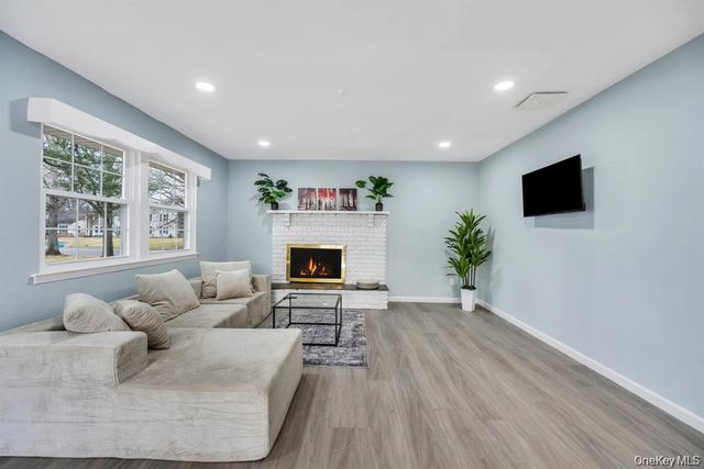 65 Federal Lane, Coram, NY 11727