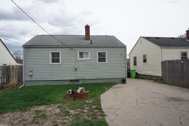 25287 Leach Street, Roseville, MI 48066