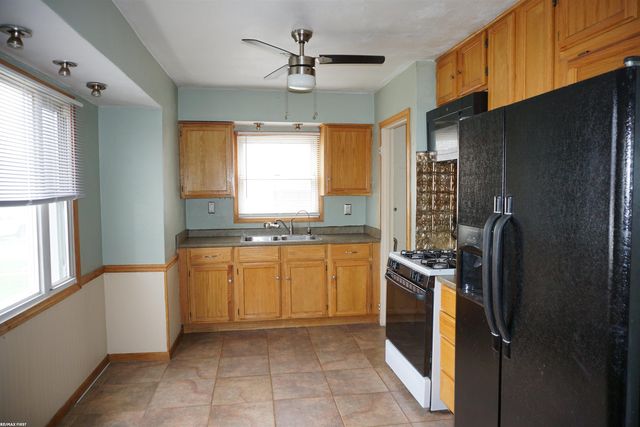 25287 Leach Street, Roseville, MI 48066