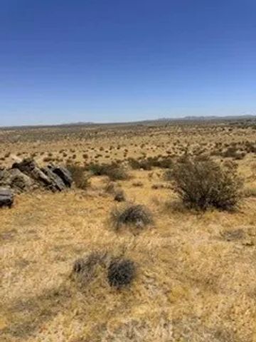 220 E Avenue P5, Palmdale, CA 93550