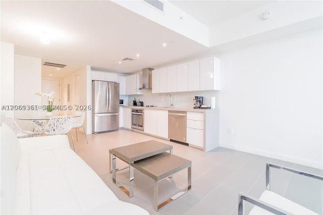 1600 NE 1st Ave 1204, Miami, FL 33132