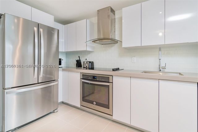 1600 NE 1st Ave 1204, Miami, FL 33132