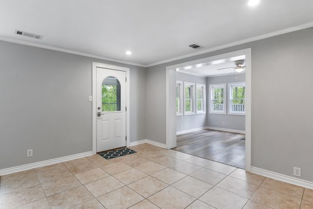 7924 Pine Island Court NE, Belmont, MI 49306