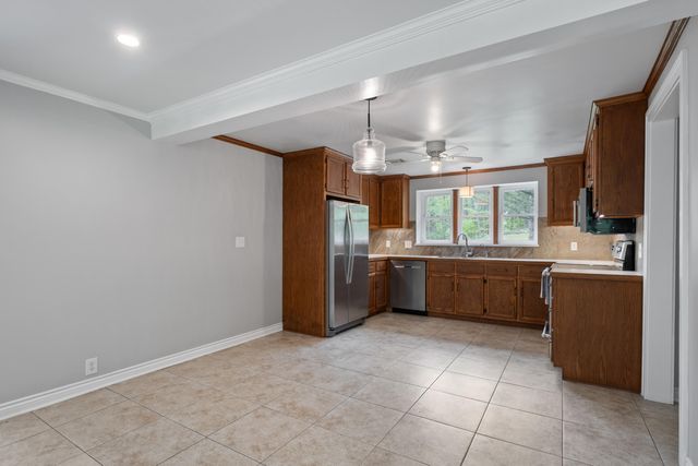 7924 Pine Island Court NE, Belmont, MI 49306