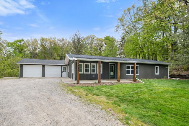 7924 Pine Island Court NE, Belmont, MI 49306