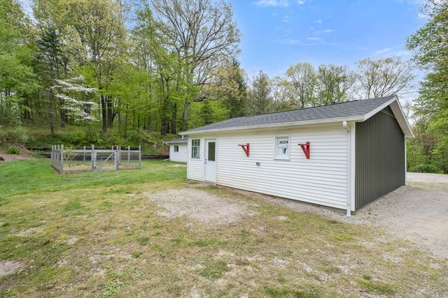 7924 Pine Island Court NE, Belmont, MI 49306