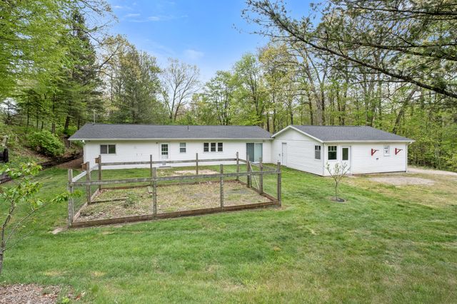 7924 Pine Island Court NE, Belmont, MI 49306