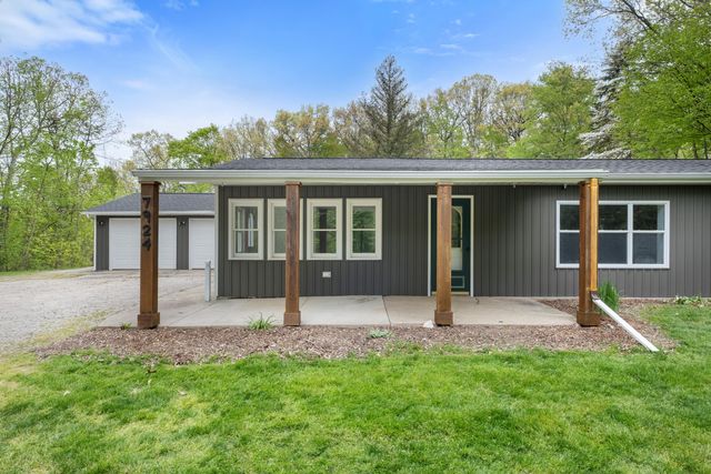 7924 Pine Island Court NE, Belmont, MI 49306