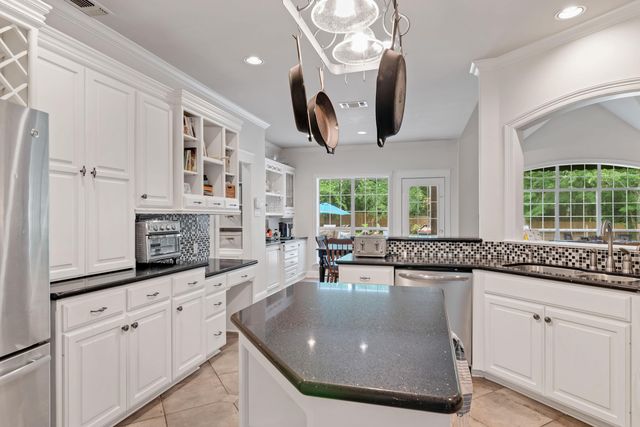 618 Sunnybrook, Longview, TX 75605