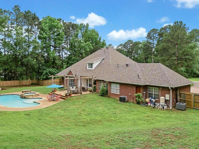 618 Sunnybrook, Longview, TX 75605