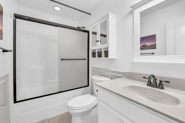 692 White Face Dr, Clarksville, TN 37040