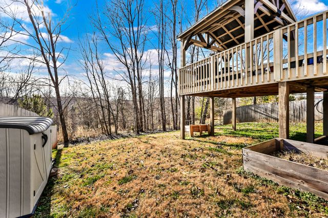 692 White Face Dr, Clarksville, TN 37040