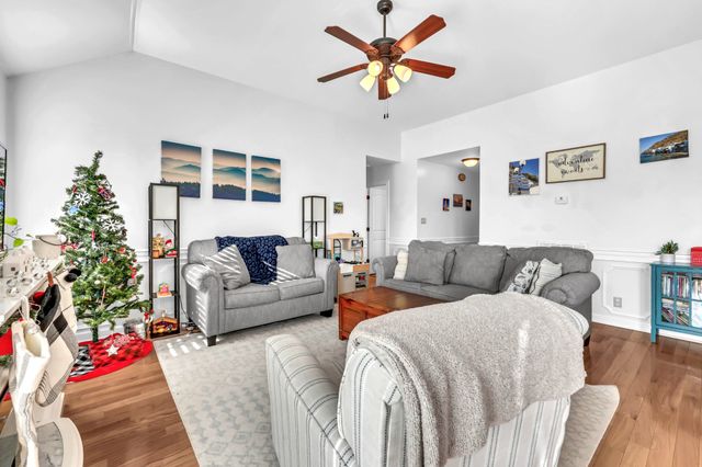 692 White Face Dr, Clarksville, TN 37040