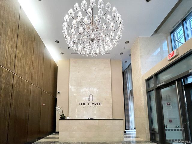 10 City Place PH2C, White Plains, NY 10601