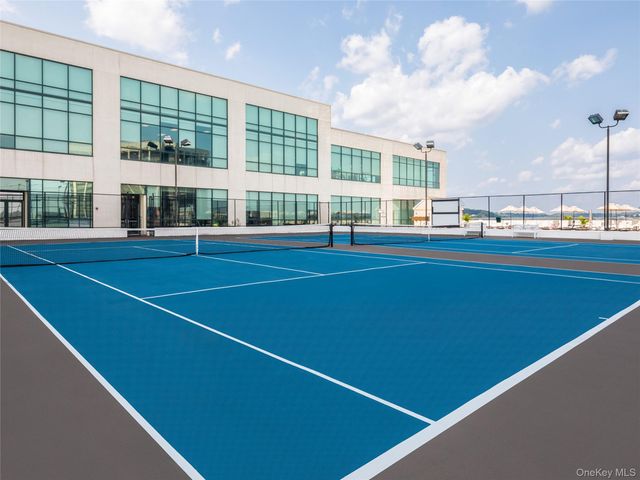 10 City Place PH2C, White Plains, NY 10601