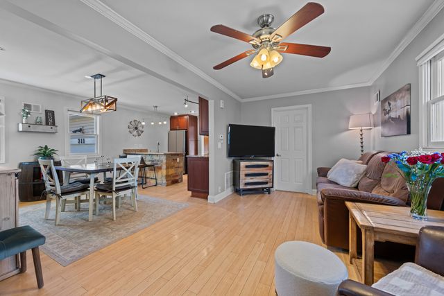 311 Ohio Avenue, St. Charles, IL 60174