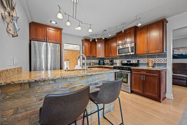 311 Ohio Avenue, St. Charles, IL 60174