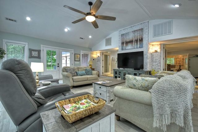 76 White Oak Drive, Blue Ridge, GA 30513