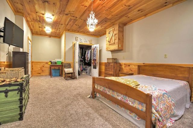 76 White Oak Drive, Blue Ridge, GA 30513