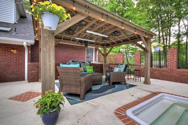 76 White Oak Drive, Blue Ridge, GA 30513