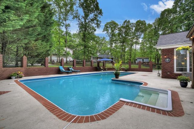 76 White Oak Drive, Blue Ridge, GA 30513