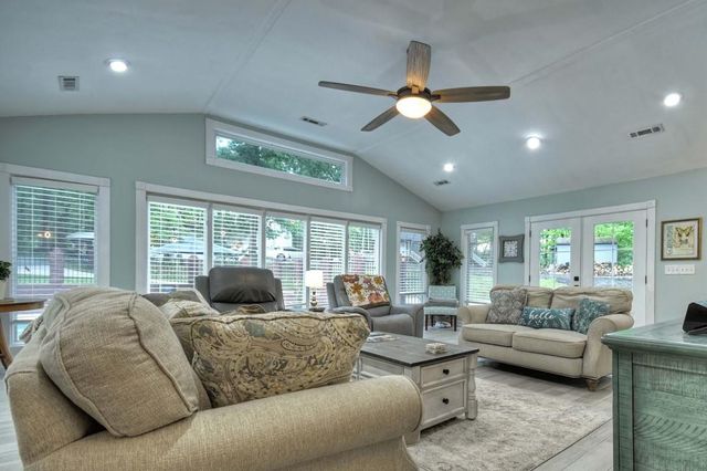 76 White Oak Drive, Blue Ridge, GA 30513