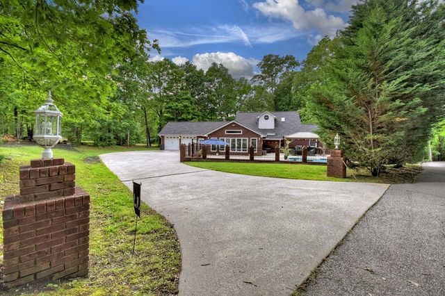 76 White Oak Drive, Blue Ridge, GA 30513