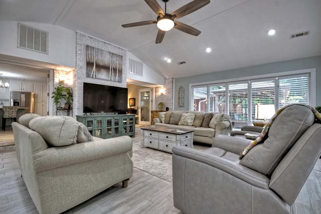 76 White Oak Drive, Blue Ridge, GA 30513