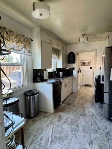 709 S Lee Ave, Lodi, CA 95240