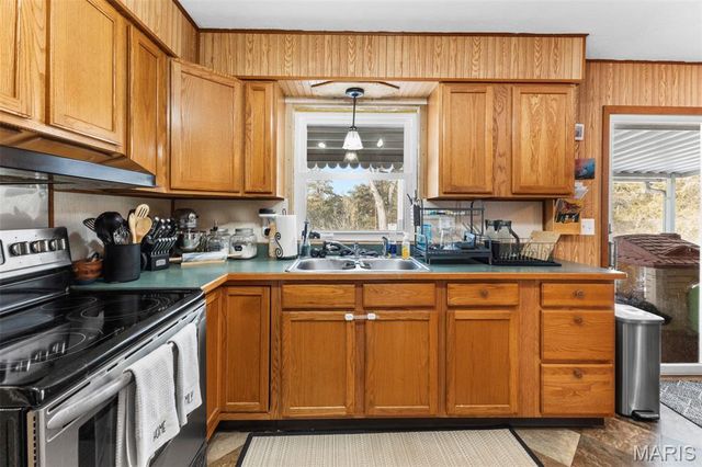 5255 Hillsboro Road, Farmington, MO 63640