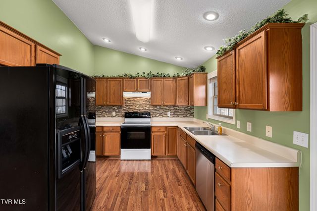 115 Maple Ridge Drive, Jonesborough, TN 37659