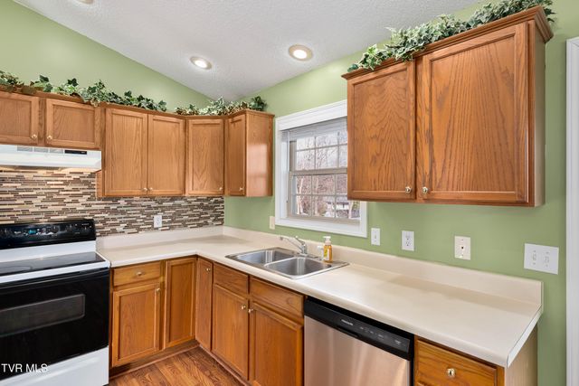 115 Maple Ridge Drive, Jonesborough, TN 37659