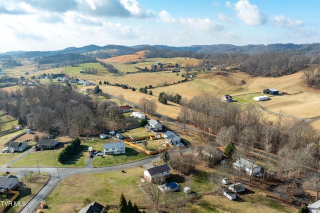 115 Maple Ridge Drive, Jonesborough, TN 37659