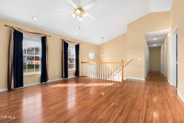 115 Maple Ridge Drive, Jonesborough, TN 37659