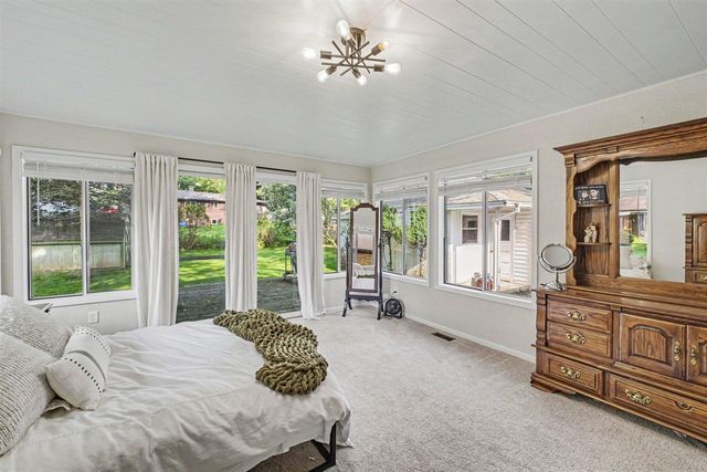 527 Fairfield Avenue, Grand Rapids, MI 49504
