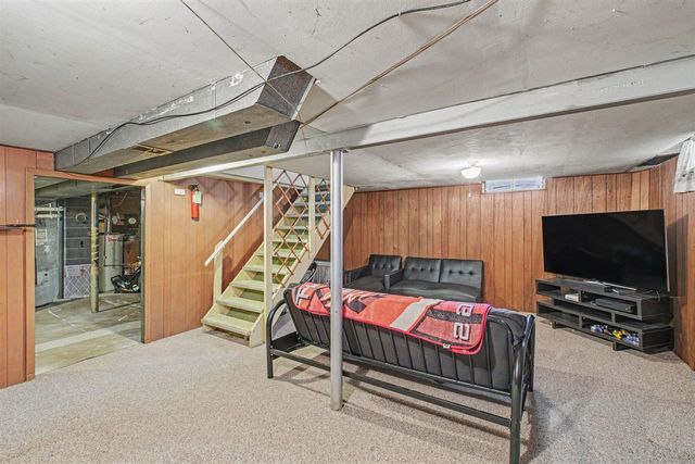 527 Fairfield Avenue, Grand Rapids, MI 49504