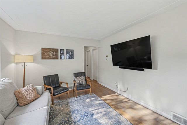 527 Fairfield Avenue, Grand Rapids, MI 49504