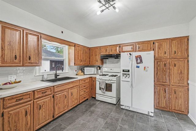 527 Fairfield Avenue, Grand Rapids, MI 49504