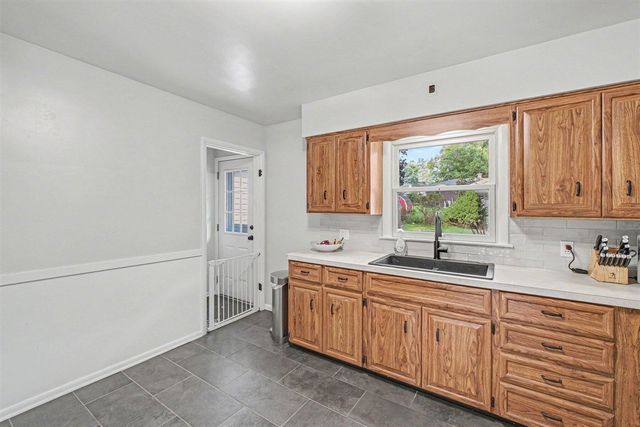 527 Fairfield Avenue, Grand Rapids, MI 49504