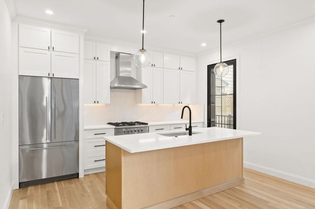 27 Shepard 1, Boston, MA 02135