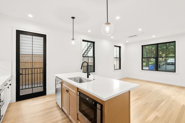 27 Shepard 1, Boston, MA 02135