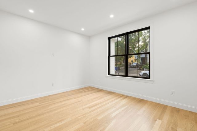 27 Shepard 1, Boston, MA 02135