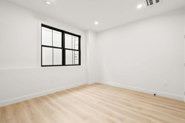 27 Shepard 1, Boston, MA 02135