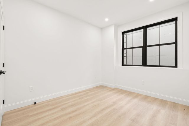 27 Shepard 1, Boston, MA 02135