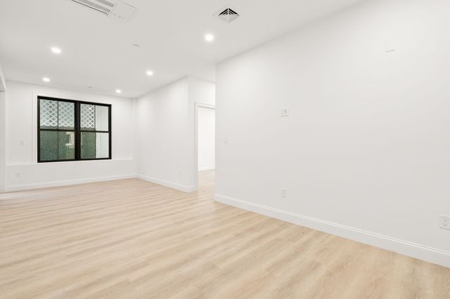 27 Shepard 1, Boston, MA 02135