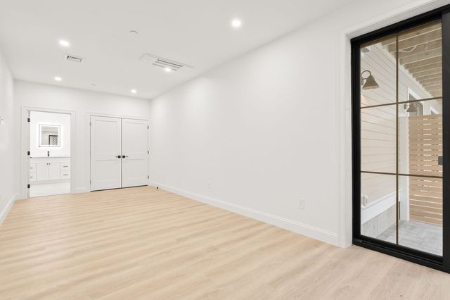 27 Shepard 1, Boston, MA 02135