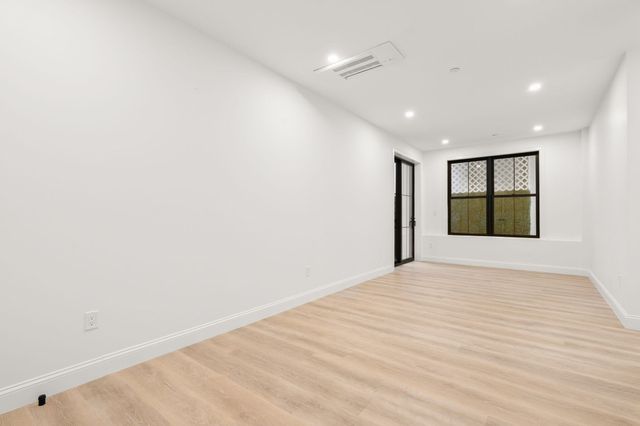 27 Shepard 1, Boston, MA 02135