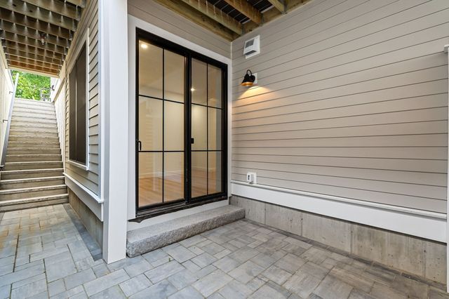 27 Shepard 1, Boston, MA 02135